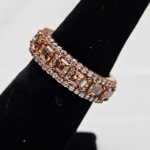 Suzy Levian Rose Sterling Silver CZ Champagne & White Modern Eternity Ring - Picture 3 of 5